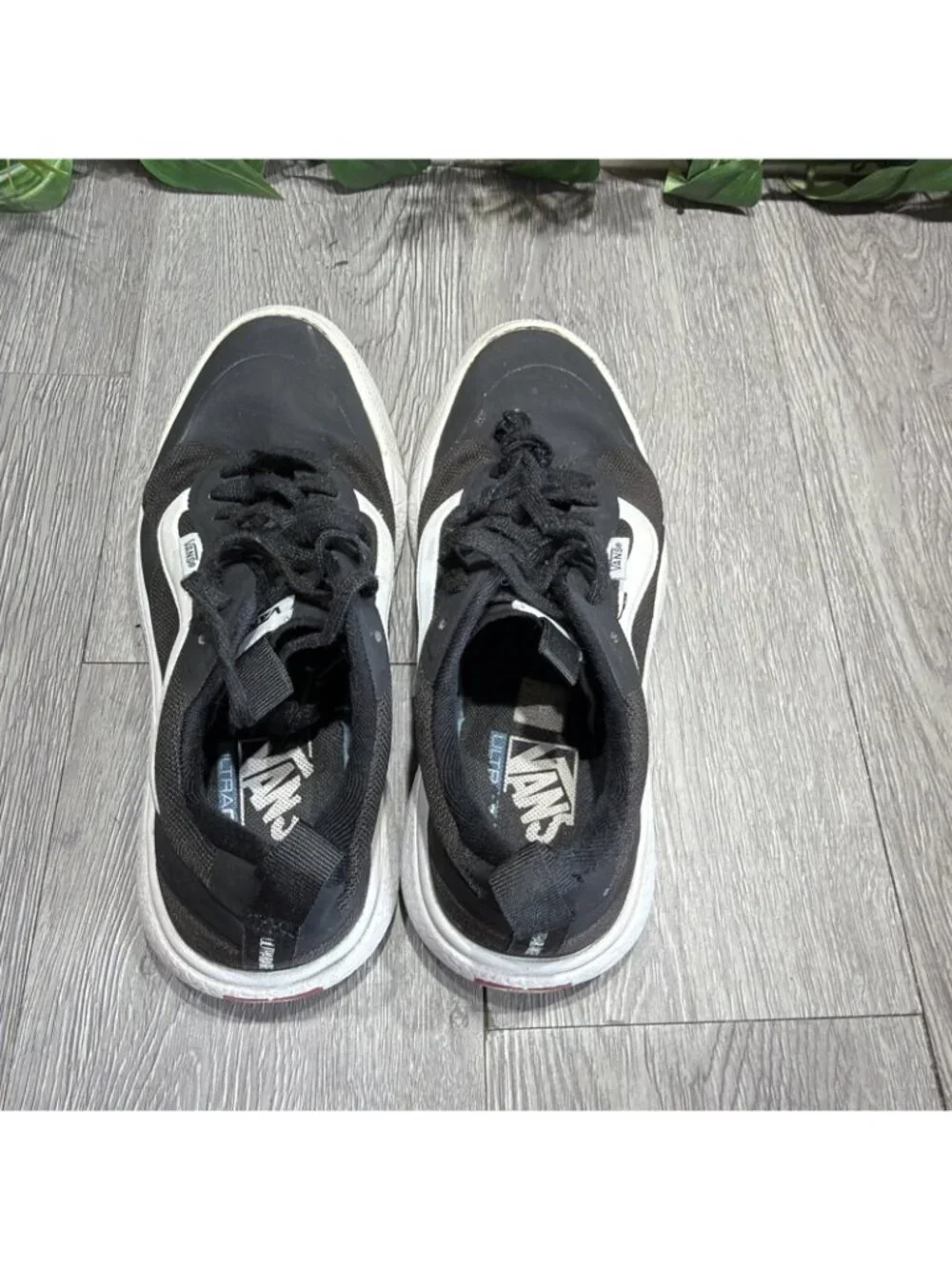 Vans Ultrarange Exo Black White Skate Casual Shoes Sneakers Women Size 8